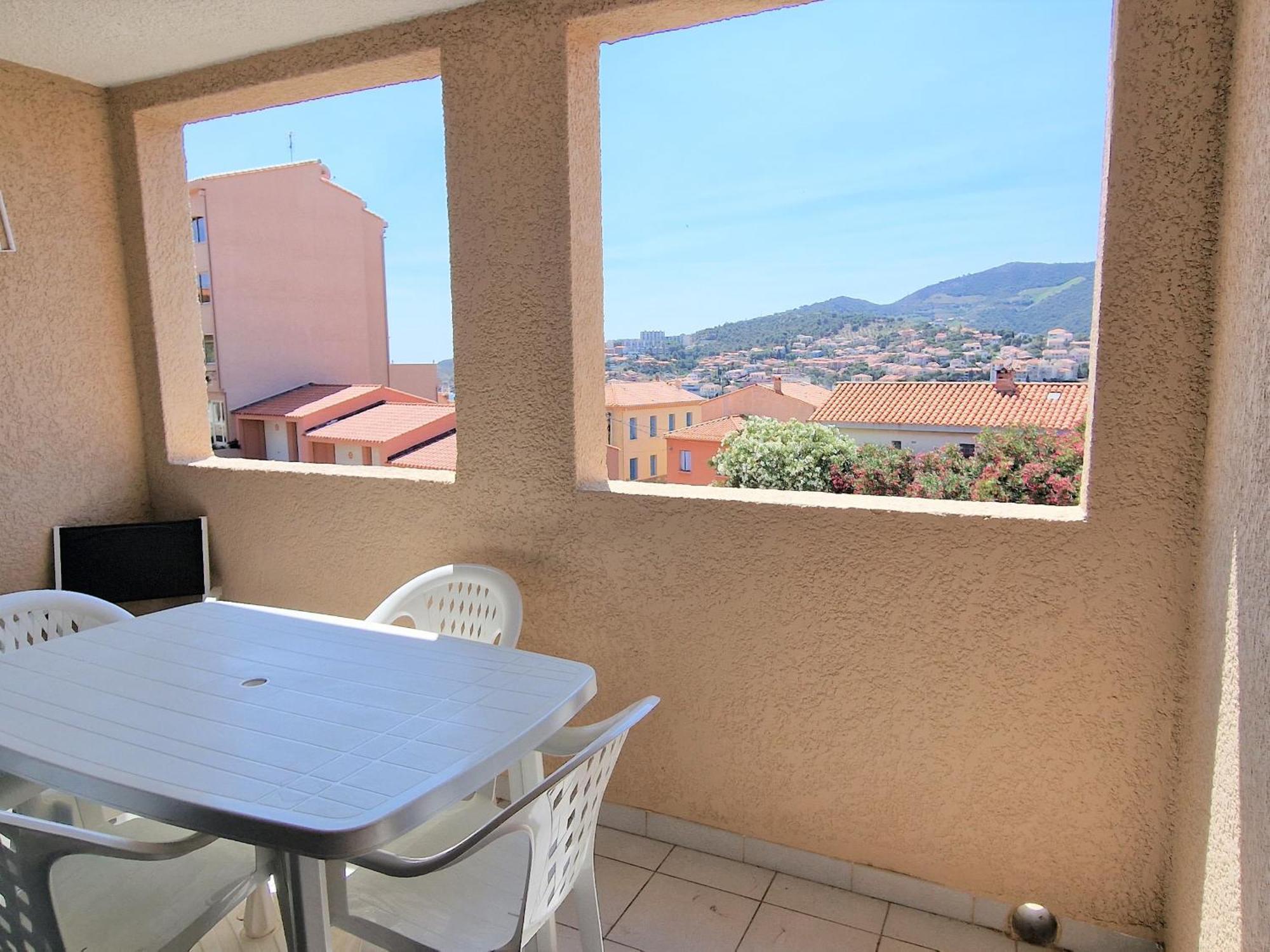 Banyuls-Sur-Mer: T2 Avec Terrasse Couverte Et Parking Privatif - Fr-1-309-146 Экстерьер фото